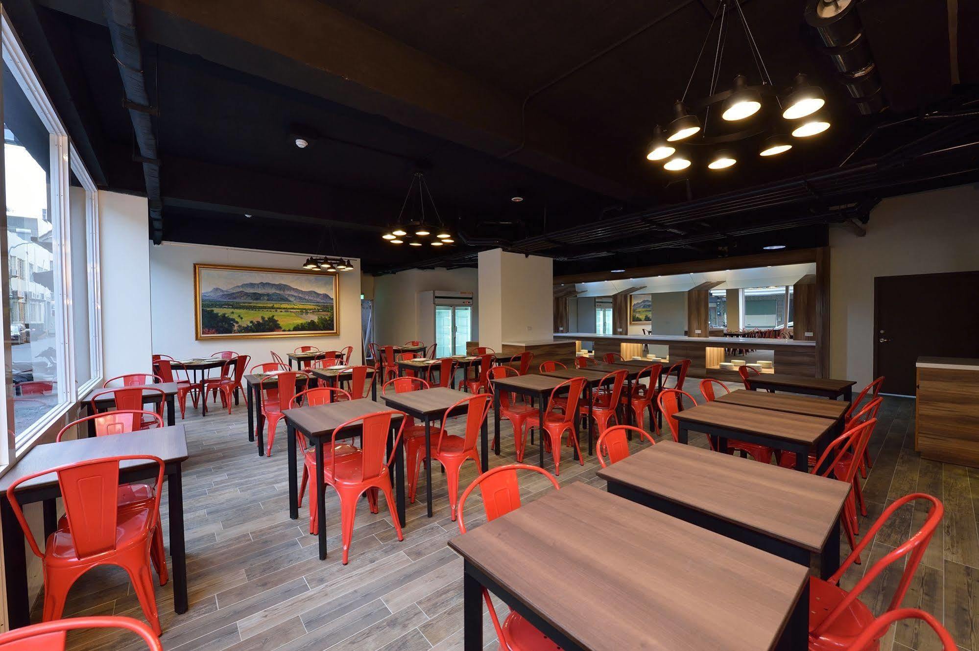 Home Rest Hotel Taitung Екстериор снимка
